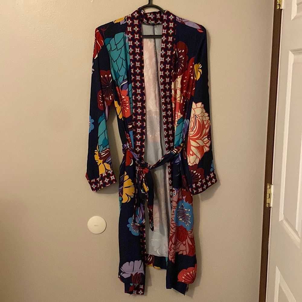 ELOQUII Navy Multicolored Flower Duster